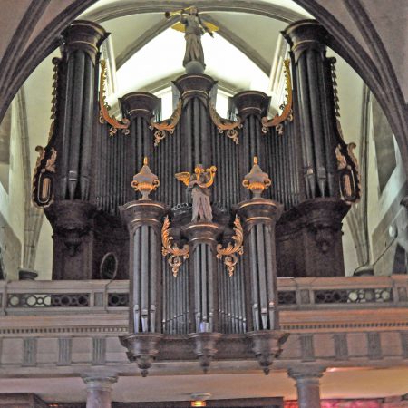 Villedieu-les-Poeles_France_pipe_organ_of_Our_Lady_church-450x450